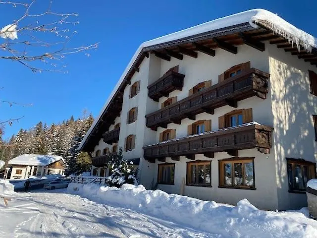 Hotel Lares